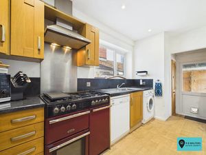 Kitchen- click for photo gallery